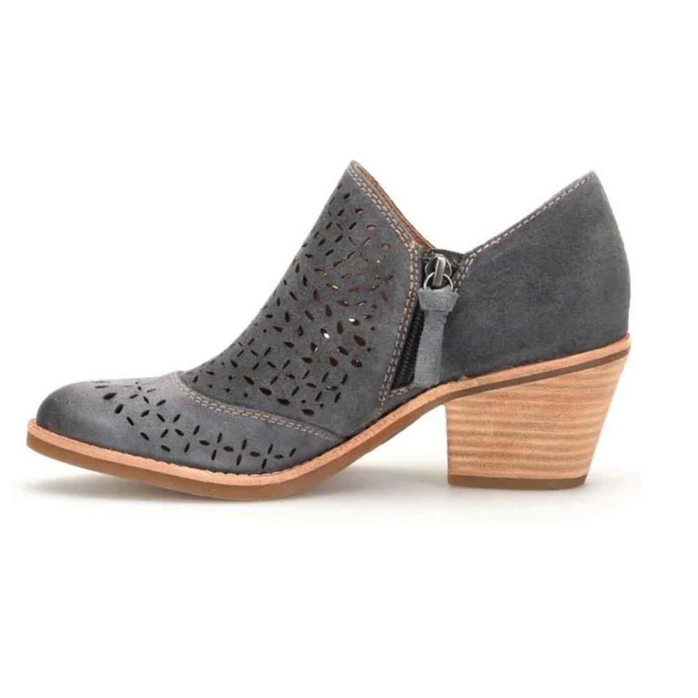 Sofft Amberly Booties  Size 10 M Gray Suede Laser Cut Block Heel‎ Side Zip
